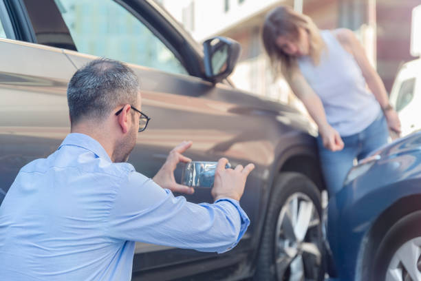 Professional Commercial Auto Insurance technician working in Lake Mack-Forest Hills, FL